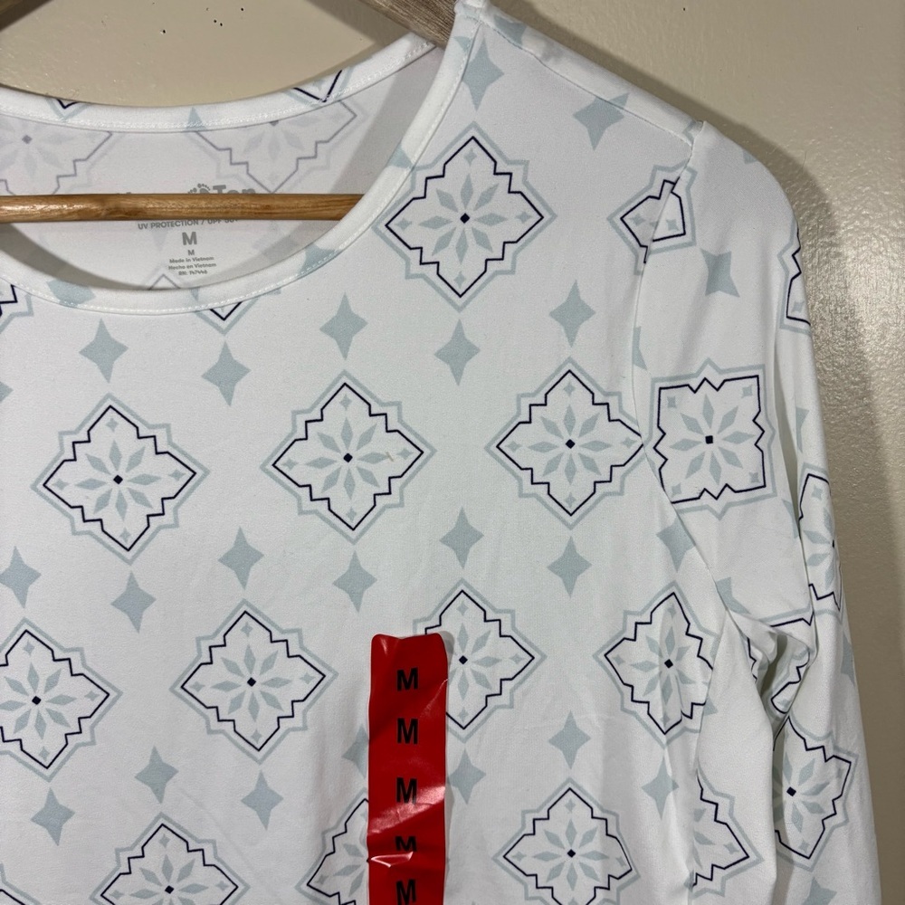 Hang Ten Women’s UV Sun Protection Long Sleeve Shirt W/ Zip Pocket Medium NEW - Picture 2 of 7